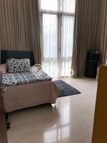 Rumah Mewah LB 474m2 Siap Pakai Desain Elegan di Simprug, Jakarta Selatan Rumah Mewah LB 474m2 Siap Pakai Desain Elegan di Simprug, Jakarta Selatan