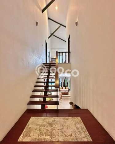 Hunian Mewah LB 1000m2 Siap Huni Desain Elegan di Pondok Indah, Jakarta Selatan Hunian Mewah LB 1000m2 Siap Huni Desain Elegan di Pondok Indah, Jakarta Selatan
