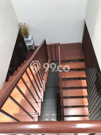 Rumah Mewah LB 474m2 Siap Pakai Desain Elegan di Simprug, Jakarta Selatan Rumah Mewah LB 474m2 Siap Pakai Desain Elegan di Simprug, Jakarta Selatan