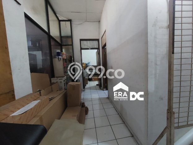 Ruang Usaha Halaman parkir Luas Dekat Stasiun Poncol di Hasanudin Semarang utara Ruang Usaha Halaman parkir Luas Dekat Stasiun Poncol di Hasanudin Semarang utara