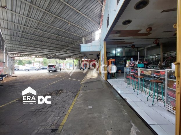 Ruang Usaha Halaman parkir Luas Dekat Stasiun Poncol di Hasanudin Semarang utara Ruang Usaha Halaman parkir Luas Dekat Stasiun Poncol di Hasanudin Semarang utara