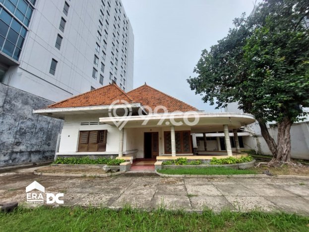 Dijual Rumah Premium dengan Fasilitas Sekitar Lengkap di Semarang Tengah, Semarang Dijual Rumah Premium dengan Fasilitas Sekitar Lengkap di Semarang Tengah, Semarang