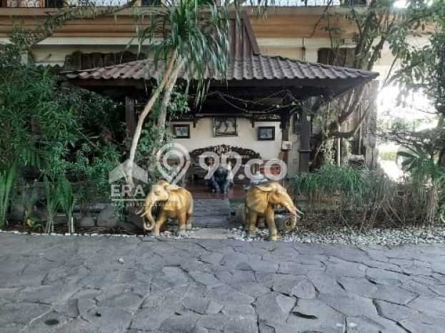 Siap Huni Rumah Mewah 8 Kamar di Semarang Barat Dekat ke Mana Pun Siap Huni Rumah Mewah 8 Kamar di Semarang Barat Dekat ke Mana Pun