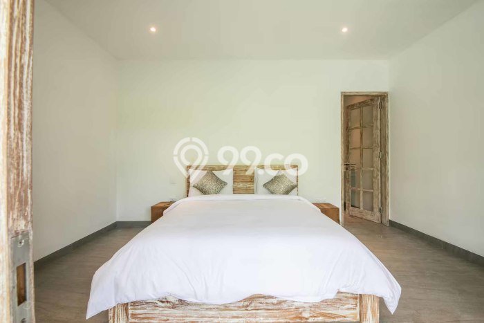 Best Price 4 Bedroom Villa With Big Garden & Large Pool Best Price 4 Bedroom Villa With Big Garden & Large Pool