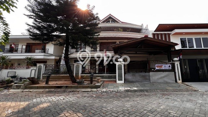 Jual Rumah Luas Elegan Dengan View Eksklusif di Taman Palem, Jakarta Barat Jual Rumah Luas Elegan Dengan View Eksklusif di Taman Palem, Jakarta Barat