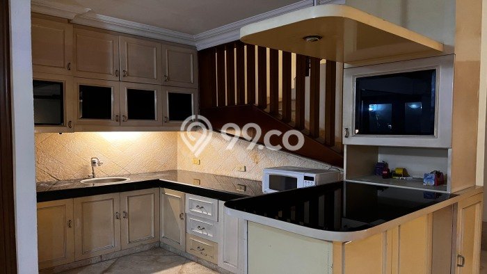 Jual Rumah Luas Elegan Dengan View Eksklusif di Taman Palem, Jakarta Barat Jual Rumah Luas Elegan Dengan View Eksklusif di Taman Palem, Jakarta Barat