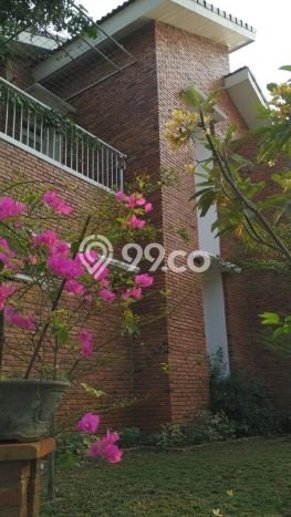 Dijual Rumah Mewah Elegan Dengan View Eksklusif di Jatiwaringin, Jakarta Timur Dijual Rumah Mewah Elegan Dengan View Eksklusif di Jatiwaringin, Jakarta Timur