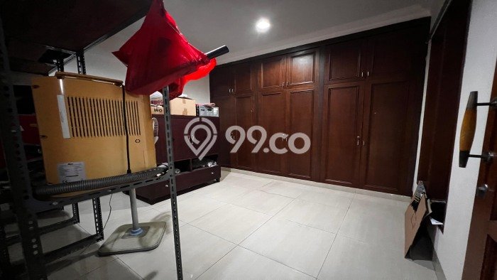 Jual Rumah Luas Elegan Dengan View Eksklusif di Taman Palem, Jakarta Barat Jual Rumah Luas Elegan Dengan View Eksklusif di Taman Palem, Jakarta Barat
