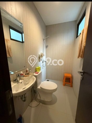 Disewakan Rumah Murah di Gading Serpong Tangerang Punya 4 KT Disewakan Rumah Murah di Gading Serpong Tangerang Punya 4 KT