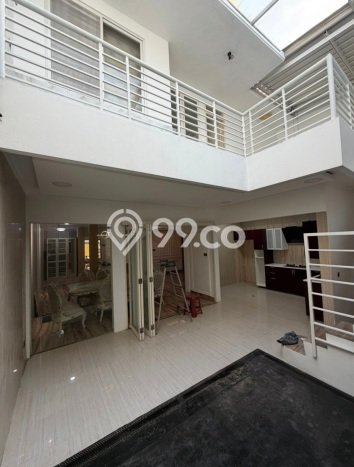 Rumah Cantik Siap Pakai Di BSD Luas 250m2 Aman Rumah Cantik Siap Pakai Di BSD Luas 250m2 Aman