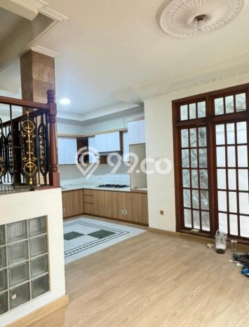 Disewakan! Rumah 5 Kamar Tidur &
4 Kamar Mandi di BSD Griya Loka, Tangerang Disewakan! Rumah 5 Kamar Tidur &
4 Kamar Mandi di BSD Griya Loka, Tangerang