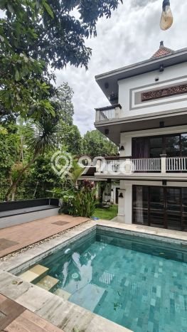 Vila Kawasan , Luas 450m2m², Area Nyaman Vila Kawasan , Luas 450m2m², Area Nyaman