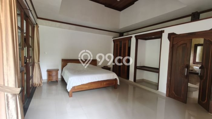 Vila Kawasan , Luas 450m2m², Area Nyaman Vila Kawasan , Luas 450m2m², Area Nyaman