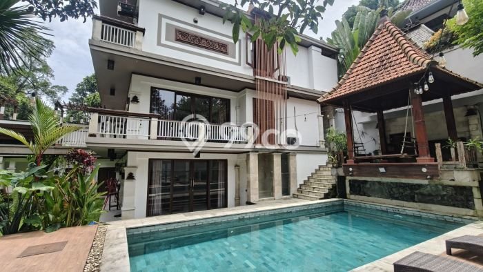 Vila Kawasan , Luas 450m2m², Area Nyaman Vila Kawasan , Luas 450m2m², Area Nyaman