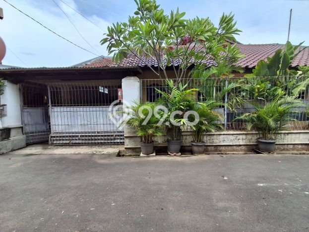 Dijual Hunian Rumah Terawat 6 Kamar di Jatiwaringin, Bekasi Dijual Hunian Rumah Terawat 6 Kamar di Jatiwaringin, Bekasi
