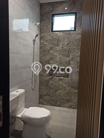 Rumah Luxury Modern Tanpa Renovasi di Rawamangun Jakarta Timur Rumah Luxury Modern Tanpa Renovasi di Rawamangun Jakarta Timur