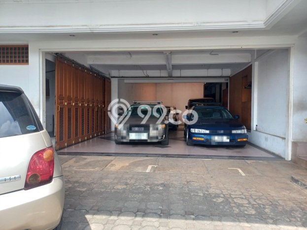 Rumah Elit Modern Tanpa Renovasi di Rawamangun Jakarta Timur Rumah Elit Modern Tanpa Renovasi di Rawamangun Jakarta Timur