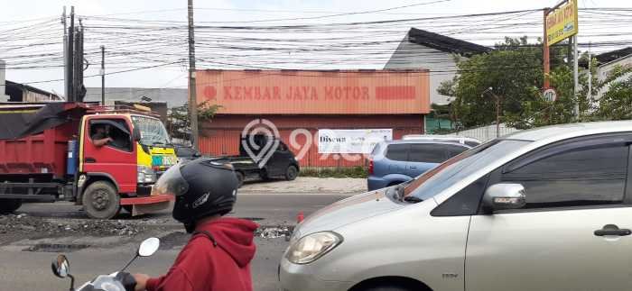 Disewakan Pabrik di Pusat Kota Bekasi Ramai Strategis Disewakan Pabrik di Pusat Kota Bekasi Ramai Strategis