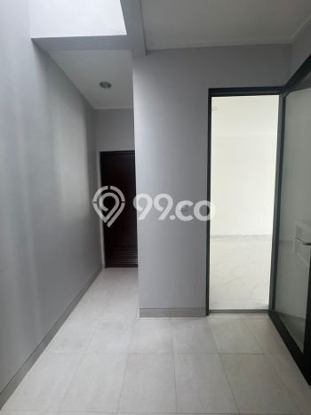 Disewakan! Rumah 3 Kamar Tidur &
3 Kamar Mandi di Pantai Indah Kapuk 2, Jakarta Utara Disewakan! Rumah 3 Kamar Tidur &
3 Kamar Mandi di Pantai Indah Kapuk 2, Jakarta Utara