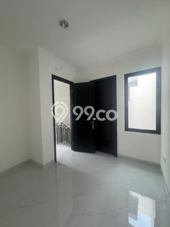 Disewakan! Rumah 3 Kamar Tidur &
3 Kamar Mandi di Pantai Indah Kapuk 2, Jakarta Utara Disewakan! Rumah 3 Kamar Tidur &
3 Kamar Mandi di Pantai Indah Kapuk 2, Jakarta Utara
