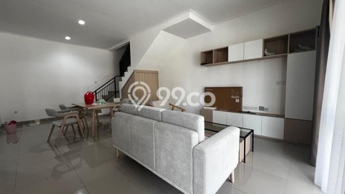 Disewakan! Rumah 3 Kamar Tidur &
2 Kamar Mandi di Pantai Indah Kapuk 2, Jakarta Utara Disewakan! Rumah 3 Kamar Tidur &
2 Kamar Mandi di Pantai Indah Kapuk 2, Jakarta Utara