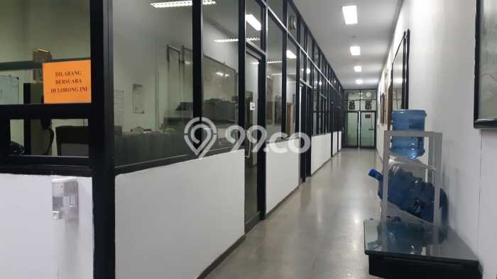 Unit Gudang Dijual di Jakarta Utara LT 2296m2 & LB 3307m2 Unit Gudang Dijual di Jakarta Utara LT 2296m2 & LB 3307m2