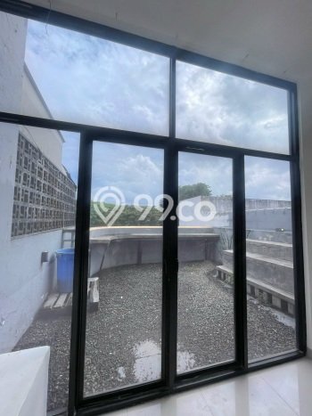Ruko untuk Disewa di Pusat Tangerang Selatan Luas Bangunan 200m2 Ruko untuk Disewa di Pusat Tangerang Selatan Luas Bangunan 200m2