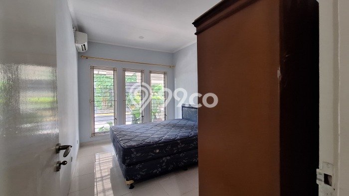 LOKASI STRATEGIS! Rumah di , Akses ke Stasiun, 2 KM, LT 100m2m² LB 120m2m² LOKASI STRATEGIS! Rumah di , Akses ke Stasiun, 2 KM, LT 100m2m² LB 120m2m²