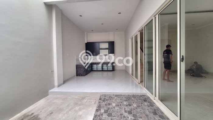 Disewakan! Rumah 4 Kamar Tidur &
3 Kamar Mandi di Sektor 7-Bintaro, Tangerang Selatan Disewakan! Rumah 4 Kamar Tidur &
3 Kamar Mandi di Sektor 7-Bintaro, Tangerang Selatan