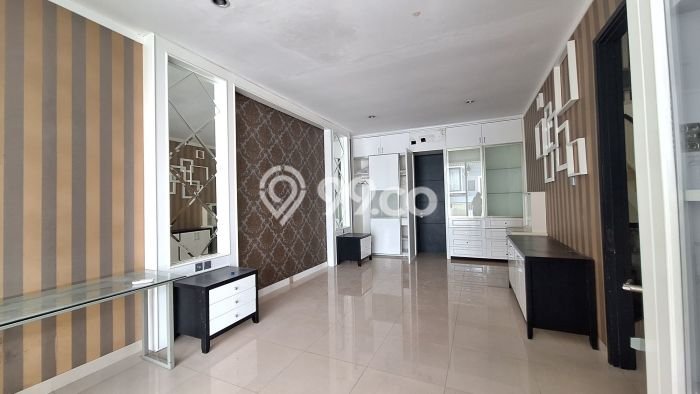 RARE UNIT! Rumah di Sektor 7-Bintaro, 3 KM, Pemandangan Kota, Luas 204m² LB 300m² RARE UNIT! Rumah di Sektor 7-Bintaro, 3 KM, Pemandangan Kota, Luas 204m² LB 300m²