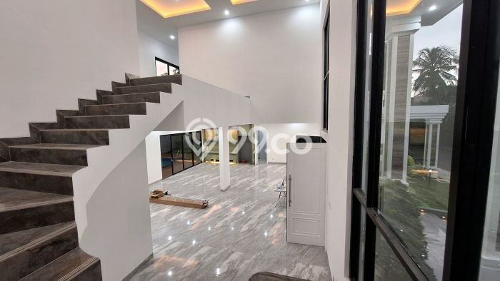 Rumah Luxury Modern Tanpa Renovasi di Bintaro Tangerang Selatan Rumah Luxury Modern Tanpa Renovasi di Bintaro Tangerang Selatan