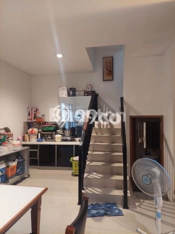 Rumah Elit LB 220m2 Siap Pakai Desain Elegan di Tangerang Kota, Tangerang Rumah Elit LB 220m2 Siap Pakai Desain Elegan di Tangerang Kota, Tangerang