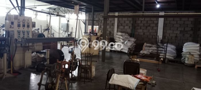 Unit Gudang Dijual di Jakarta Barat LT 1362m2 & LB 1250m2 Unit Gudang Dijual di Jakarta Barat LT 1362m2 & LB 1250m2