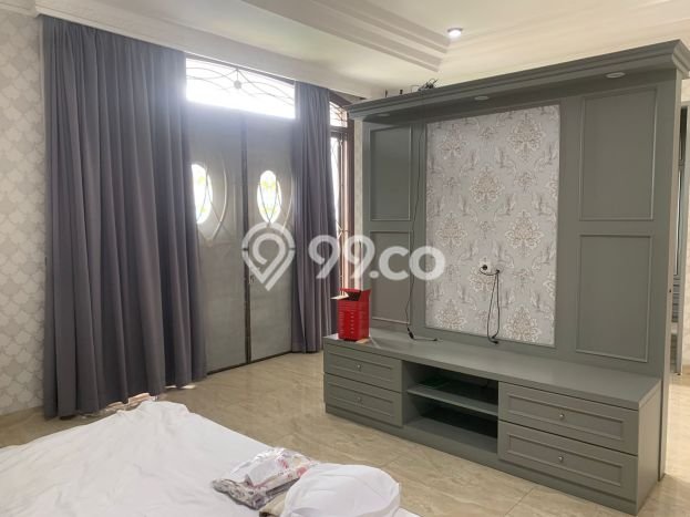 Hunian Elit LB 350m2 Siap Pakai Desain Elegan di Taman Surya, Jakarta Barat Hunian Elit LB 350m2 Siap Pakai Desain Elegan di Taman Surya, Jakarta Barat