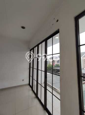 Disewakan! Rumah 2 Kamar Tidur &
2 Kamar Mandi di Green Lake City, Jakarta Barat Disewakan! Rumah 2 Kamar Tidur &
2 Kamar Mandi di Green Lake City, Jakarta Barat