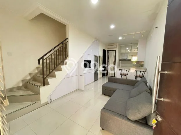 Disewakan! Rumah 2 Kamar Tidur &
2 Kamar Mandi di Green Lake City, Jakarta Barat Disewakan! Rumah 2 Kamar Tidur &
2 Kamar Mandi di Green Lake City, Jakarta Barat