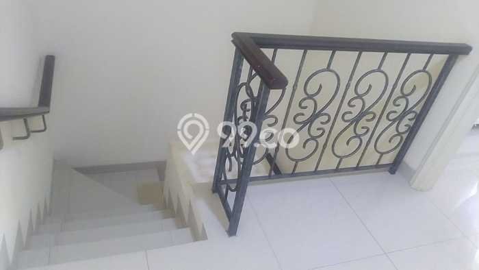 Disewakan! Rumah 3 Kamar Tidur &
2 Kamar Mandi di Green Lake City, Jakarta Barat Disewakan! Rumah 3 Kamar Tidur &
2 Kamar Mandi di Green Lake City, Jakarta Barat