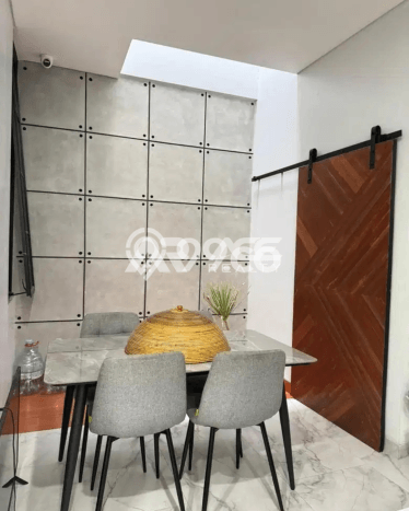 For Sale Rumah 4 Kamar Lokasi Strategis Nyaman dan Strategis di Karawaci For Sale Rumah 4 Kamar Lokasi Strategis Nyaman dan Strategis di Karawaci