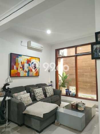 Rumah Mewah LB 160m2 Siap Pakai Desain Elegan di Gading Serpong, Tangerang Rumah Mewah LB 160m2 Siap Pakai Desain Elegan di Gading Serpong, Tangerang