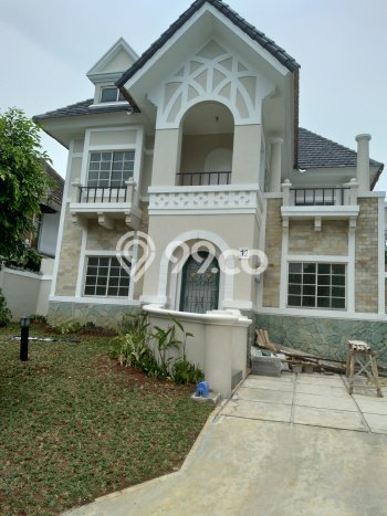 Ready to Use! Premium House LT 235m2 Desain Elegan di Sentul City Ready to Use! Premium House LT 235m2 Desain Elegan di Sentul City
