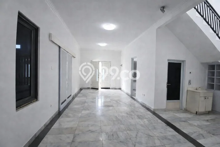 Rumah Luas Asri 4 KT Siap Pakai di Sentul City Bogor Rumah Luas Asri 4 KT Siap Pakai di Sentul City Bogor