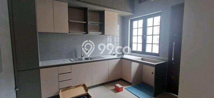 Disewakan! Rumah 4 Kamar Tidur &
4 Kamar Mandi di Sunter, Jakarta Utara Disewakan! Rumah 4 Kamar Tidur &
4 Kamar Mandi di Sunter, Jakarta Utara