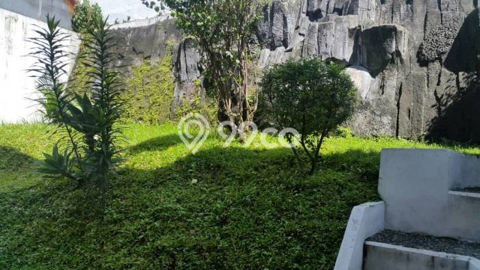 Rumah Mewah LB 250m2 Siap Huni Desain Elegan di Bandung Kota, Bandung Rumah Mewah LB 250m2 Siap Huni Desain Elegan di Bandung Kota, Bandung