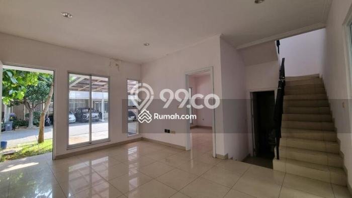 Sewa Rumah Murah di Green Lake City Jakarta Barat dengan 4 Kamar Tidur Sewa Rumah Murah di Green Lake City Jakarta Barat dengan 4 Kamar Tidur