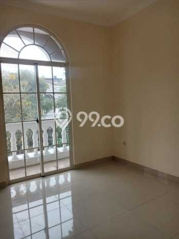 Rumah Mewah LT 120m² Akses Strategis di Cipondoh, Tangerang Rumah Mewah LT 120m² Akses Strategis di Cipondoh, Tangerang