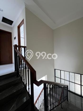 Siap Huni Hunian Elit 6 Kamar di Jagakarsa Dekat ke Mana Saja Siap Huni Hunian Elit 6 Kamar di Jagakarsa Dekat ke Mana Saja