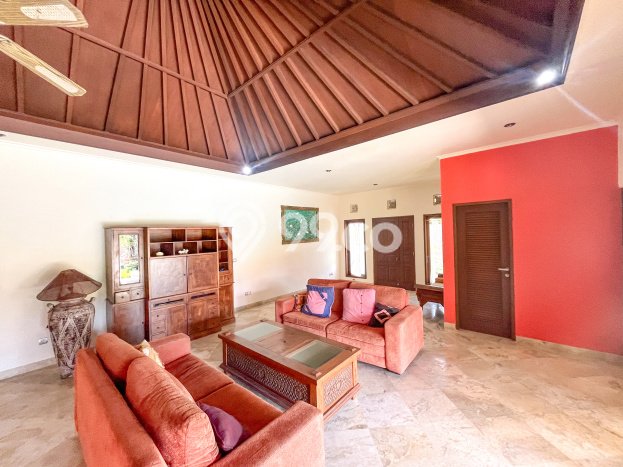 Aset Strategis! Vila Kawasan , Dimensi 929m2m², Area Premium dengan nilai meningkat Aset Strategis! Vila Kawasan , Dimensi 929m2m², Area Premium dengan nilai meningkat