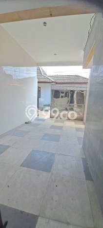 Rumah Luxury Modern Tanpa Renovasi di Rawamangun Jakarta Timur Rumah Luxury Modern Tanpa Renovasi di Rawamangun Jakarta Timur