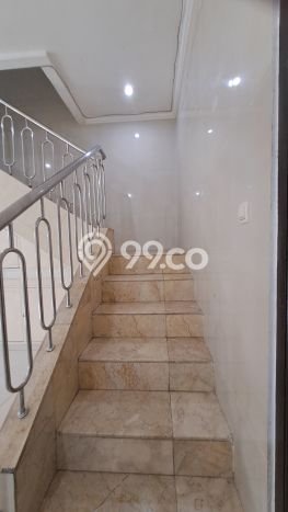 Rumah Luxury Modern Tanpa Renovasi di Rawamangun Jakarta Timur Rumah Luxury Modern Tanpa Renovasi di Rawamangun Jakarta Timur