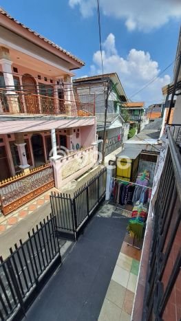 Dijual Rumah Luas Elegan Dengan View Eksklusif di Rawamangun, Jakarta Timur Dijual Rumah Luas Elegan Dengan View Eksklusif di Rawamangun, Jakarta Timur